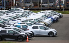 Xe điện tại Mỹ rơi vào vòng luẩn quẩn: Ế hàng vì quá đắt, không dễ tìm được một chiếc giá hơn 700 triệu đồng