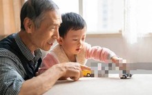 Sổ hộ khẩu đột nhiên có tên “cháu đích tôn”, cụ ông thảng thốt: Con trai chưa kết hôn, cháu nội 10 tuổi ở đâu ra?