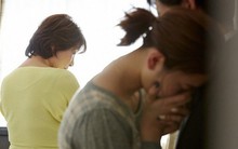 Con dâu hết lòng chăm sóc nhưng mẹ chồng vẫn thở dài, sau khi bà qua đời thứ để lại khiến ai cũng ngỡ ngàng