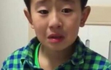 Cậu bé khổ sở vì cái tên "độc nhất vô nhị" bố mẹ đặt cho, giáo viên nói: Lần nào gọi em này lên bảng cũng phải nhịn cười!