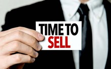 TCT Sông Hồng: Bộ Xây dựng muốn thoái hết vốn, từng thi công loạt công trình lớn nhất Việt Nam, hậu cổ phần hóa làm ăn bết bát, âm vốn nghìn tỷ