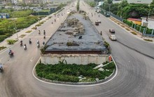 Cầu vượt bị 'bỏ quên' trên đại lộ nghìn tỷ ở Hà Nội