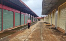 Chợ hàng chục tỉ đồng bỏ hoang, tiểu thương kêu cứu