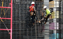 Chủ tịch Powell tuyên bố ‘dữ liệu sẽ tiết lộ con đường lãi suất’, FED vừa nhận thêm một tín hiệu có thể khiến lãi suất sớm giảm