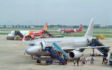 Chưa đến Tết đã hết vé máy bay giá 'mềm', khách đổ xô đi tàu hỏa