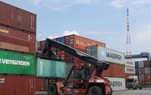 Hàng nghìn container vô chủ ở Cát Lái