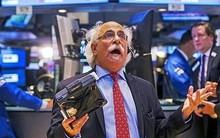 Khối ngoại tiếp đà bán ròng 450 tỷ đồng phiên cuối tuần, tập trung một cổ phiếu bất động sản