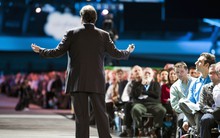 Góc tối nghề sales: Từng kiếm hơn 9 tỷ đồng/năm, nay nguy cơ mất việc cao gấp 4, may mắn được ở lại nhưng phải đối mặt thực tế nghiệt ngã