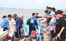 Bậc THCS ở TPHCM không phải đóng học phí, học sinh xã đảo được miễn tiền đi đò