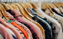 Quần áo mới mua về có cần giặt trước khi mặc không? Việc đơn giản nhưng rất nhiều người làm sai