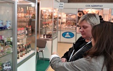 Phở, bún, nước trái cây Việt... lên kệ hàng triển lãm ở Nga