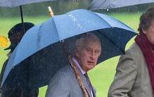 Chiếc ô duy nhất trên thế giới của Vua Charles