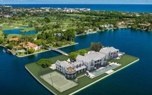 Dinh thự trên đảo nhân tạo sang xịn, xa hoa, ‘hát karaoke không lo phiền hàng xóm’: Giá rao bán 5.000 tỷ đồng, gây choáng ngợp nhất là bí mật bên trong