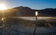 Điều gì sẽ xảy ra nếu chúng ta biến sa mạc Sahara trở thành một 'quả pin' năng lượng Mặt Trời?