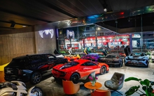 Bên trong đại lý siêu xe nổi tiếng nhất Việt Nam: Camera khắp nơi, có chỗ rửa xe, ngồi mát-xa cạnh xe khủng chục tỷ