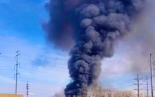 Nổ lớn ở nhà máy kim loại Mỹ, 13 người nhập viện