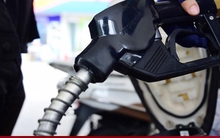 Vì sao giá xăng trong nước giảm dù thế giới tăng nhẹ?