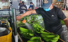 Nông dân trồng chuối thoát cảnh được mùa mất giá