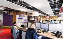 Nhân viên Google nằm mơ cũng không ngờ rơi vào thảm cảnh này: Phải luân phiên dùng chung bàn với đồng nghiệp!