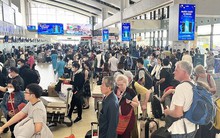 Đề xuất tăng trần giá vé máy bay, miễn visa du lịch