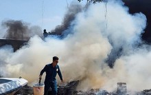 Cháy lớn ven sông Sài Gòn, lửa thiêu rụi hàng chục canô