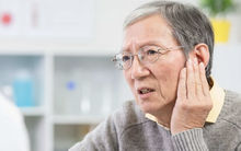 Cơ thể bị lão hóa sẽ có "2 lớn - 2 nhỏ": Lưu ý dấu hiệu ở bộ phận quen thuộc nhất nhưng lại thường bị bỏ qua