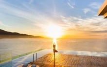 Điểm danh resort, khách sạn sang xịn nguy cơ 'bay màu' trên sàn chứng khoán