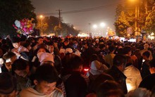 "Biển người" chen nhau đi Hội Lim thưởng thức Quan họ