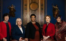 Dẫn đầu nỗ lực ngăn chặn thảm hoạ tài chính: Hé lộ chân dung nhóm phụ nữ "quyền lực và bí ẩn" tại Quốc hội Mỹ