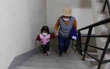 Vụ cháy ở chung cư đông dân nhất Hà Nội: Cư dân kêu trời vì phải đi bộ 39 tầng xuống dưới