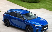 Loạt ô tô, xe máy rục rịch chào khách Việt