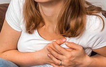 Người mắc ung thư thực quản sẽ gặp phải 4 vấn đề khó chịu này khi ăn uống, ngay từ điều đầu tiên đã thấy rất khổ sở