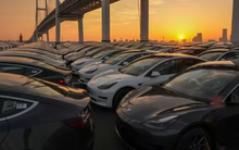 Mải mê đấu với Tesla trong cuộc đua giảm giá xe điện, đối thủ của Elon Musk đang phớt lờ những mối nguy cực kỳ nghiêm trọng