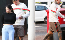 Mặc chiếc quần đùi chục triệu đồng ra đường, sao Man City bị chê không hợp thời