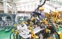 Kinh tế hai tháng: Điểm sáng và những mảng tối