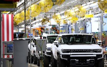 Đại sa thải ngành ô tô: General Motor ‘hối lộ’ 58.000 lao động tự nghỉ việc để hãng rảnh tay đấu với Elon Musk