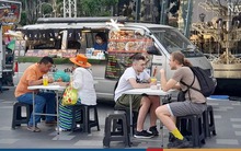 Thái Lan đưa xe bán đồ ăn thành xu hướng du lịch mới