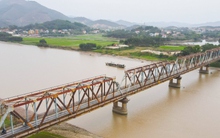 Cận cảnh cây cầu độc lạ nhất Việt Nam, tài xế mỗi lần đi qua đều rùng mình lo sợ