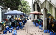 Nhà ga tuyến đường sắt Nhổn - ga Hà Nội thành nơi bán trà, quán ăn