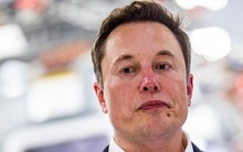 Tính toán bán xe điện giá rẻ từ 2006, Elon Musk rơi vào thế "trên đe dưới búa" sau 17 năm: Vừa không ra nổi dòng xe rẻ nào, lại phải đấu tay bo với BMW và Mercedes