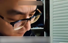 Bố là Thạc sĩ mà ngồi toát mồ hôi hột cũng không giải nổi bài Toán lớp 1, con trai ngồi bên cạnh nói 1 câu mà cả nhà cười ngất