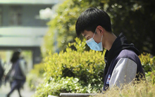 Bi kịch của thủ khoa đại học sau 26 năm: Từng làm đến giám đốc nhưng giờ thành người vô gia cư, phải bới rác để kiếm ăn