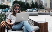 Bán hàng online tưởng dễ ăn nhưng không: Tư vấn cả trăm khách vẫn không ra đơn, gần như không được nghỉ vì sợ mất khách