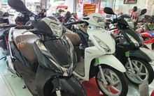 Giá nhiều mẫu xe máy hot tiếp tục neo cao, riêng SH 350i thủng đáy