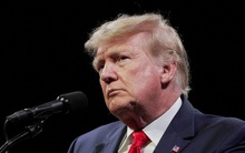 Ông Donald Trump có khả năng bị còng tay bắt đi không?