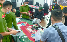 NÓNG: Bắt quả tang nhiều golfer đánh bạc tiền tỉ trong khách sạn