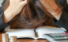 Gen Z lo lắng về tình hình tài chính nhiều gấp đôi các thế hệ trước