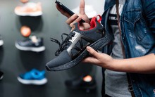 Thương hiệu giày khởi nghiệp từ 200 triệu đồng, trở thành thanh xuân của nhiều người dân Nam Bộ