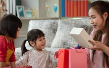 Những đứa trẻ được nuôi dạy bằng “sự giàu có giả tạo” sẽ có 2 khiếm khuyết lớn về tính cách