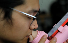 Phát minh mới: 'Máy hôn' cho... yêu xa